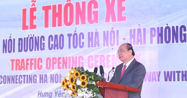 Thủ tướng dự thông xe tuyến đường nối cao tốc Hà Nội - Hải Phòng và Cầu Giẽ - Ninh Bình