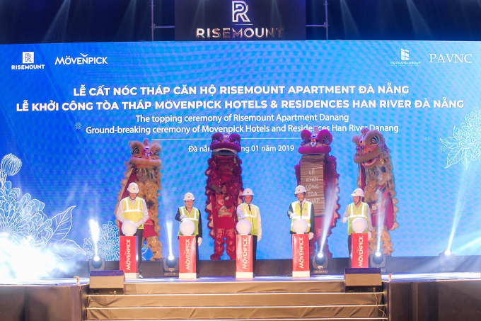 Lễ cất n&oacute;c t&ograve;a th&aacute;p Risemount Apartment cũng như khởi c&ocirc;ng t&ograve;a nh&agrave; Movenpick.