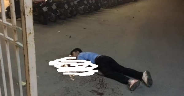 Tài xế taxi nghi bị cứa cổ tử vong trước cổng sân vận động Mỹ Đình