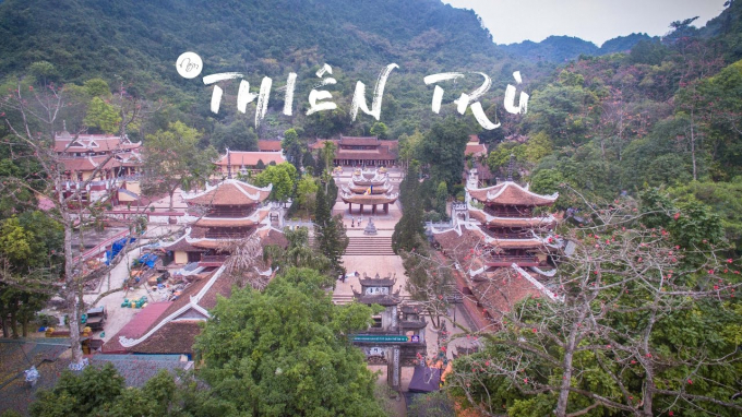 Quang cảnh ch&ugrave;a Hương nh&igrave;n từ tr&ecirc;n cao - Ảnh internet