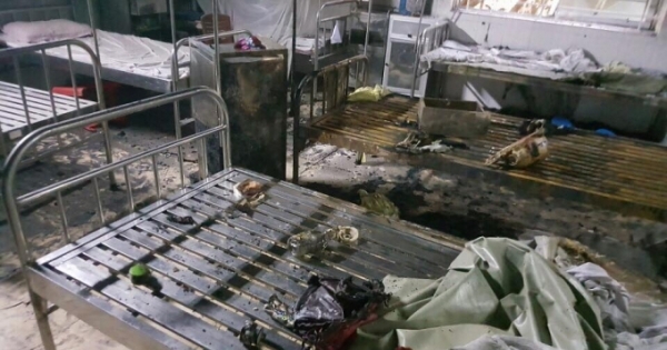 Khởi tố bệnh nhân đốt giường bệnh, xé quần áo nữ điều dưỡng