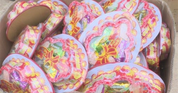 Sơn La: Thu giữ hơn 500 hộp mứt tết không rõ nguồn gốc