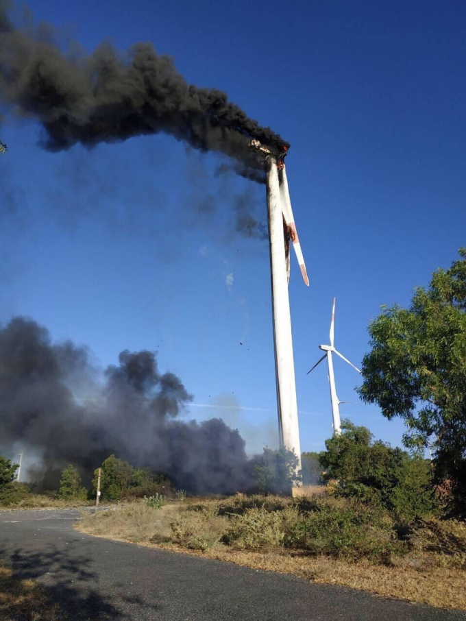 2F8A99F0-518E-404E-8EB5-ECD4369F4171.