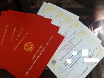 Quản lý chặt chẽ phôi văn bằng, chứng chỉ