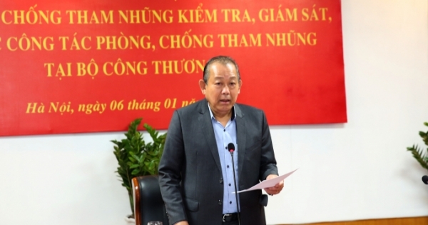 Phó Thủ tướng Thường trực Chính phủ Trương Hoà Bình làm việc tại Bộ Công Thương