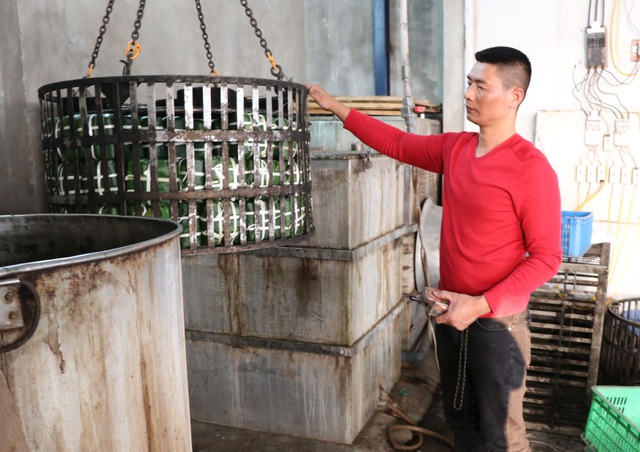 Sử dụng bếp điện đỡ vất vả hơn trong quá trình luộc, không phải canh bánh về độ lửa, bánh chín đều và thân thiện với môi trường.