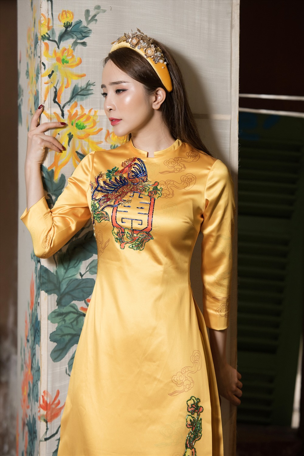 Áo dài Tết vừa truyền thống vừa kỳ lạ của Quỳnh Nga