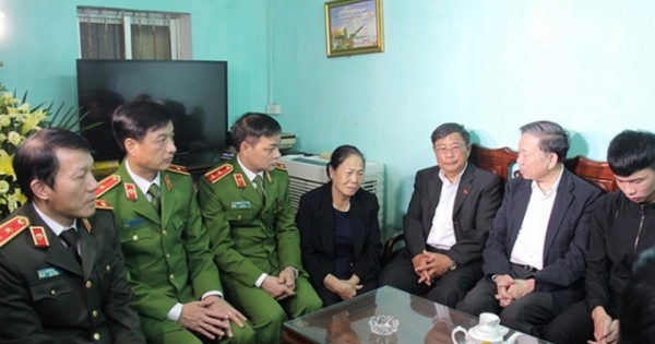 Cấp Bằng Tổ quốc ghi công, thăng cấp bậc hàm cho 3 liệt sỹ Bộ Công an