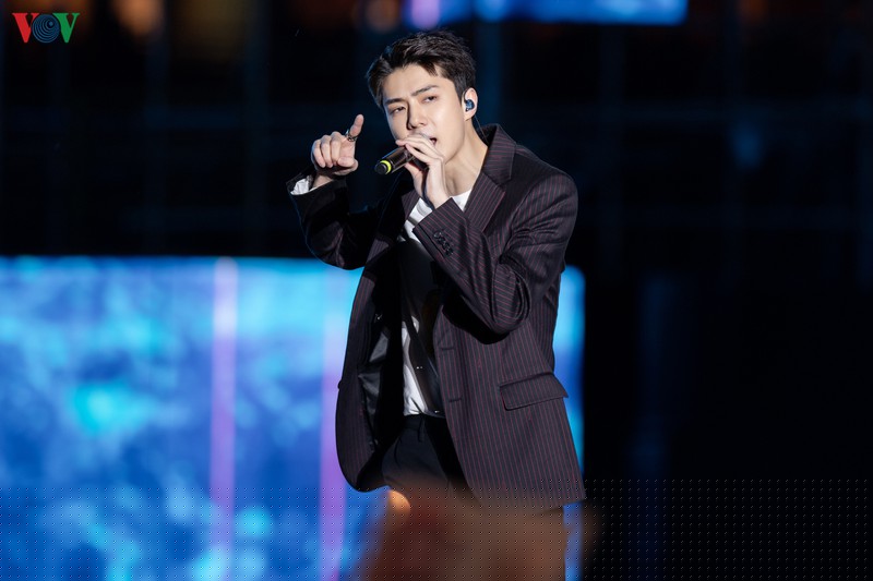 exo chanyeol đội nón lá, sehun chia sẻ rất nhớ việt nam tại k-pop super concert hình 2 exo chanyeol doi non la, sehun chia se rat nho viet nam tai k-pop super concert hinh 2