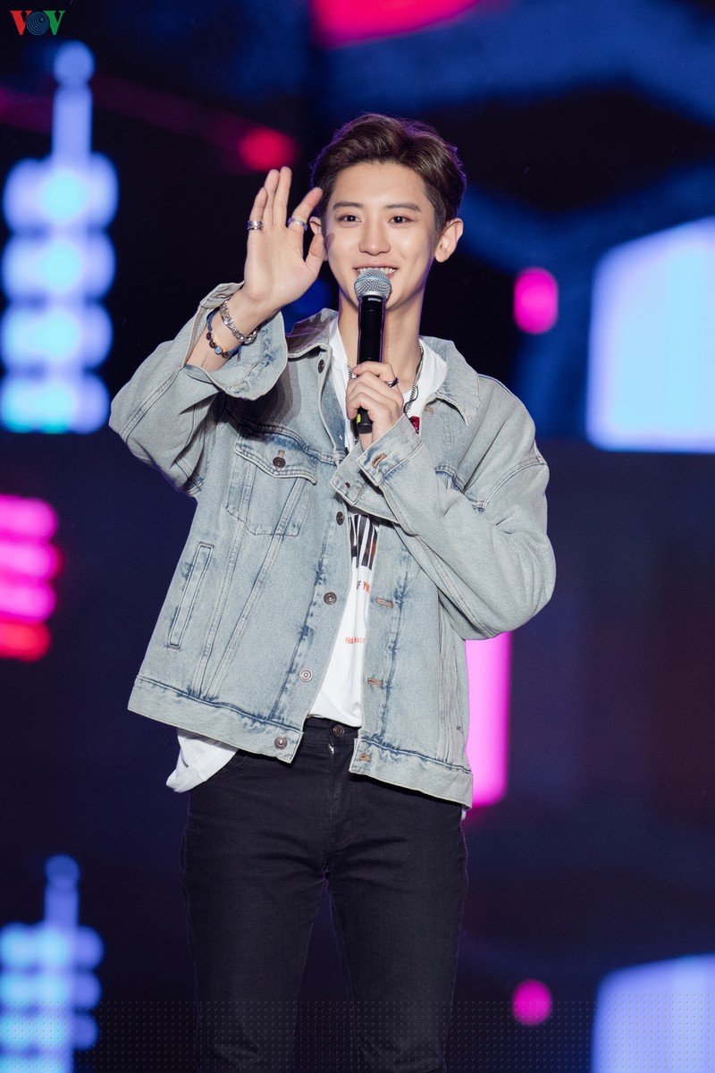 exo chanyeol đội nón lá, sehun chia sẻ rất nhớ việt nam tại k-pop super concert hình 6 exo chanyeol doi non la, sehun chia se rat nho viet nam tai k-pop super concert hinh 6