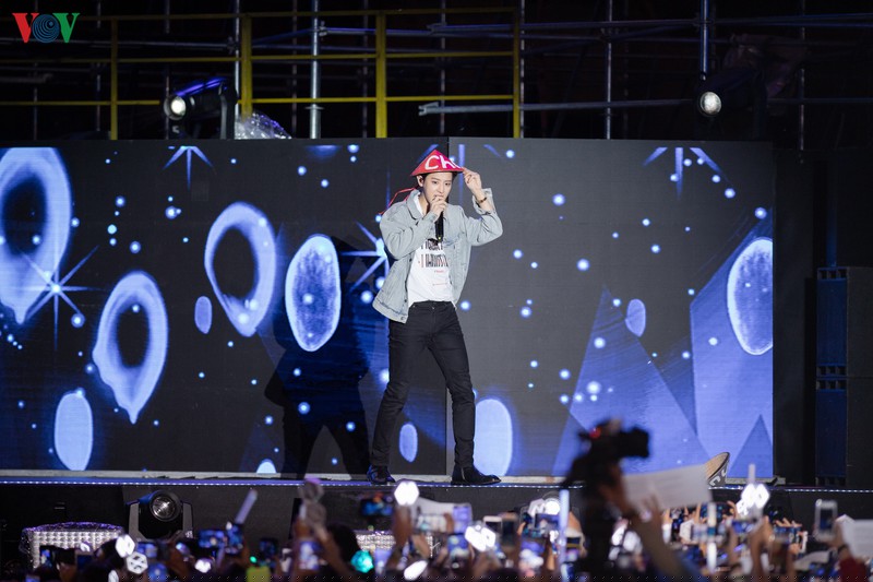 exo chanyeol đội nón lá, sehun chia sẻ rất nhớ việt nam tại k-pop super concert hình 13 exo chanyeol doi non la, sehun chia se rat nho viet nam tai k-pop super concert hinh 13