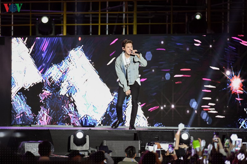 exo chanyeol đội nón lá, sehun chia sẻ rất nhớ việt nam tại k-pop super concert hình 16 exo chanyeol doi non la, sehun chia se rat nho viet nam tai k-pop super concert hinh 16