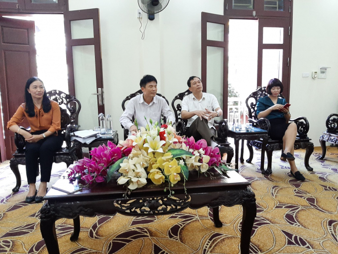 C&acirc;u hỏi đặt ra, tại sao UBND huyện, Ph&ograve;ng Gi&aacute;o dục v&agrave; Đ&agrave;o tạo huyện Thanh Li&ecirc;m kh&ocirc;ng căn cứ thực tế của hơn 100 gi&aacute;o vi&ecirc;n Mầm non tr&ecirc;n địa b&agrave;n, m&agrave; cho rằng c&aacute;c gi&aacute;o vi&ecirc;n Mầm non chỉ c&oacute; hợp đồng nu&ocirc;i, để bỏ đi c&ocirc;ng lao của c&aacute;c c&ocirc; gi&aacute;o đ&atilde; c&ocirc;ng hi&ecirc;n cả tuổi xu&acirc;n cho việc nu&ocirc;i dạy c&aacute;c em!?