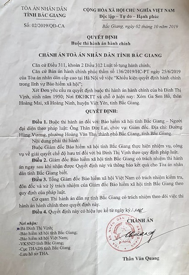 Chánh án TAND tỉnh Bắc Giang ra quyết định buộc thi hành án hành chính với BHXH tỉnh Bắc Giang.