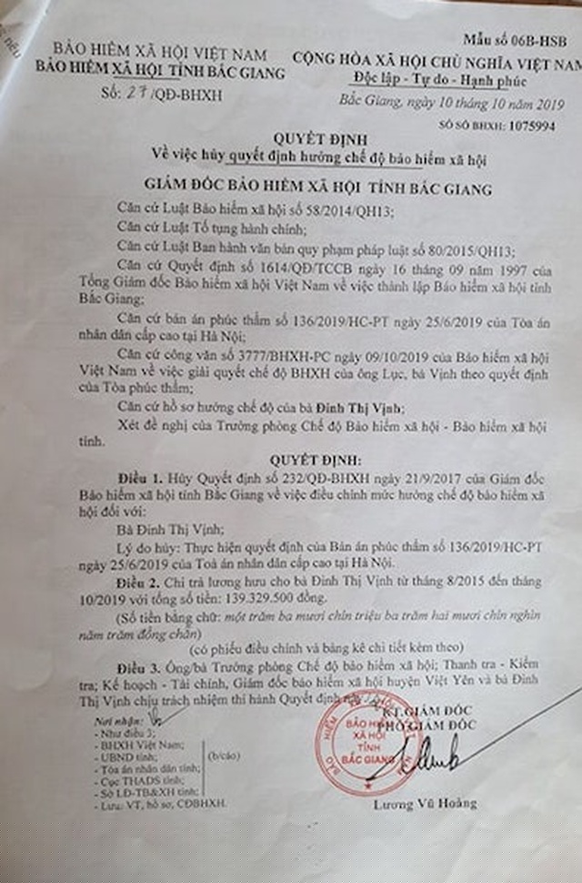 Phó giám đốc BHXH tỉnh Bắc Giang Lương Vũ Hoàng ký quyết định huỷ quyết định do Giám đốc BHXH tỉnh Bắc Giang ban hành trước đó.