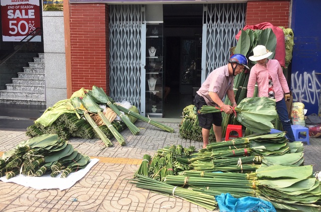 Kh&aacute;ch mua l&aacute; dong c&oacute; thể chọn l&aacute; lớn hoặc nhỏ t&ugrave;y v&agrave;o nhu cầu. Ảnh: Đại Việt
