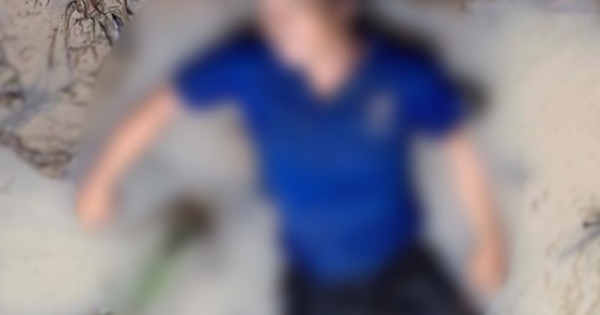 Bàng hoàng nhìn thấy thi thể người đàn ông dưới kênh ngày cận Tết