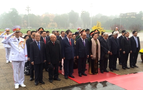 Lãnh đạo Đảng, Nhà nước viếng Chủ tịch Hồ Chí Minh và các Anh hùng liệt sĩ