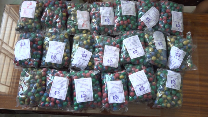 Huy khai mua 4.000 vi&ecirc;n ph&aacute;o tr&ecirc;n mạng x&atilde; hội rồi đem về nh&agrave; bạn g&aacute;i cất giấu.