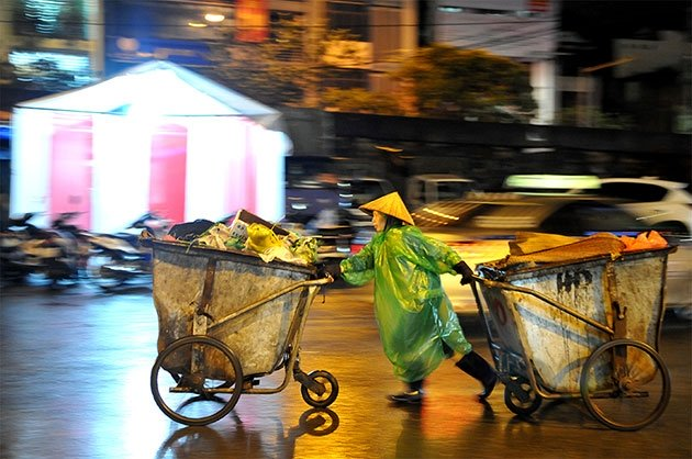 Những người thầm lặng làm việc trong đêm Giao thừa