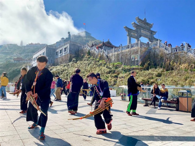 Diem den tet Sun World (1)