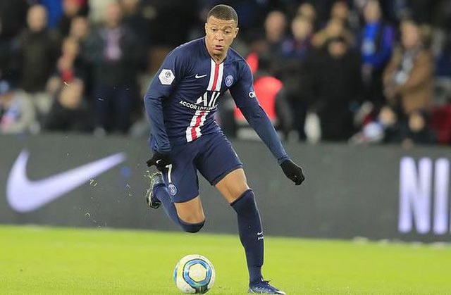 Trong mùa giải mà PSG lần đầu lọt vào chung kết Champions League nhưng đóng góp của Mbappe là không thể phủ nhận. Cầu thủ này đã ghi 30 bàn thắng sau 37 trận ở mùa giải trước. Trong đó, Mbappe đã giành giải Vua phá lưới Ligue 1 với 18 bàn (giải đấu kết thúc sau 27 trận). Chỉ đáng tiếc, Mbappe và các đồng đội đã hụt bước trước thiên đường vô địch Champions League khi thua Bayern Munich trong trận chung kết.