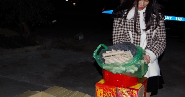 Hà Nam: Bắt giữ thiếu nữ vận chuyển, mua bán pháo nổ kiếm tiền "đi bay"