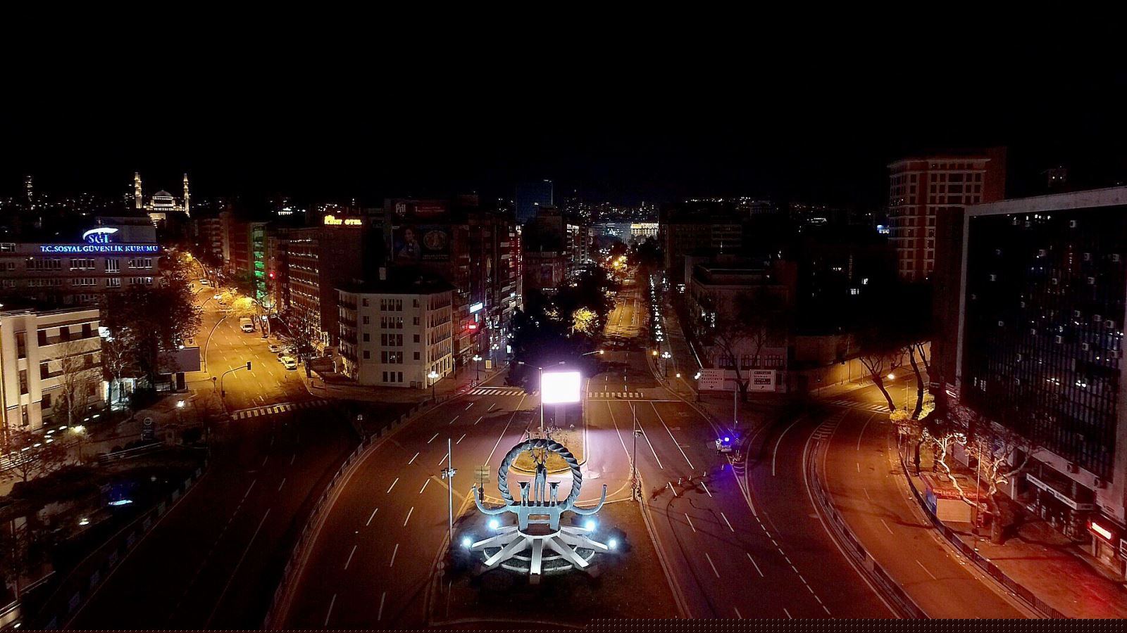 Ch&uacute; th&iacute;ch ảnh