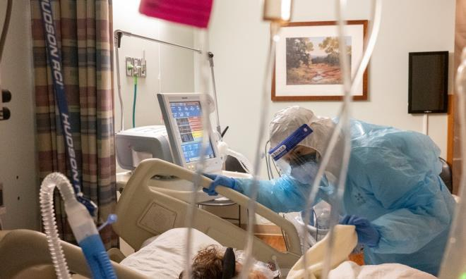 Mỹ là ổ dịch lớn nhất thế giới, nước này hiện đã có hơn 20 triệu ca mắc COVID-19. (Ảnh: Getty)