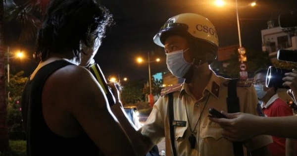 TP HCM: Thanh niên nhậu 3 ngày 3 đêm, dọa tự tử vì bị vợ bỏ