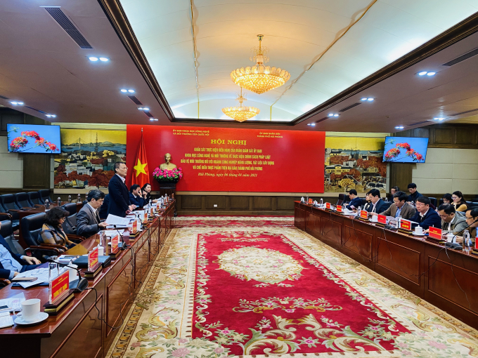 Quang cảnh buổi l&agrave;m việc.