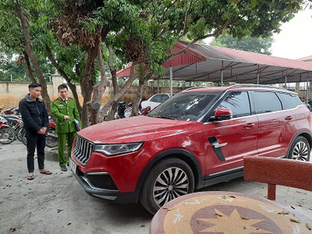 Xe ô tô mà Dương Minh Tuyền sử dụng.