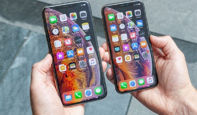 iPhone XS, XS Max - Bộ đôi iPhone XS, XS Max bị nhiều hệ thống ngừng bán từ khoảng tháng 10/2020 và hiện đã gần như biến mất hoàn toàn tại thị trường Việt Nam. Tuy nhiên, trên thực tế, iPhone XS và XS Max đã bị Apple