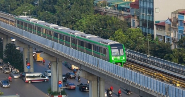 Tin kinh tế 6AM: Điều kiện cấp giấy phép lái tàu đường sắt đô thị mới đưa vào khai thác