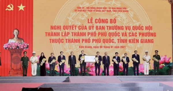 Nam Phú Quốc rực rỡ chưa từng thấy trong đại tiệc nghệ thuật và pháo hoa chào đón Phú Quốc lên thành phố