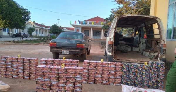 Gia Lai: Phát hiện ô tô chứa hơn 300kg pháo lậu ở biên giới