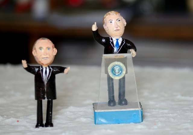 Tổng thống Donald Trump đang phát biểu được mô phỏng từ vỏ trứng.