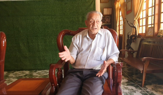 Ông Phan Mạnh Dần trao đổi với phóng viên báo Pháp luật Việt Nam