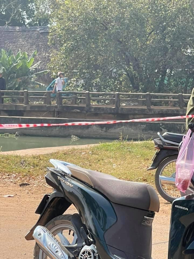 13727166237485808818762356271425709223595229n-16106924222571562884776