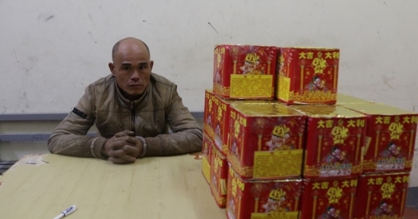 Lạng Sơn: "Nguy trạng" pháo vào bao tải dứa, tháo biển số xe để vận chuyển pháo lậu