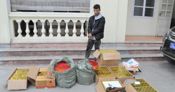 Hải Dương: Bắt giữ đối tượng vận chuyển, tàng trữ trái phép pháo nổ và súng tự chế