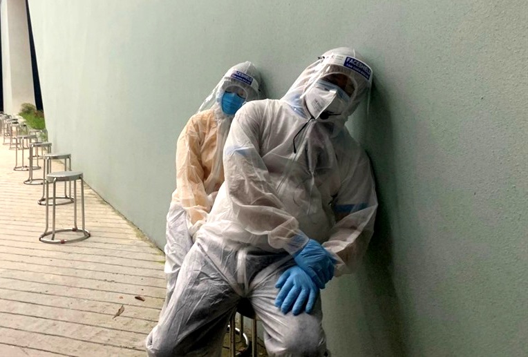 Rửa tiền, phơi tiền, xét nghiệm cho tiền trong khu cách ly - 2