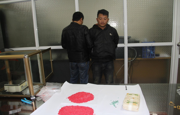 Đối tượng Ma Seo Lềnh và tang vật tại Cơ quan