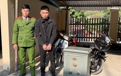 Sơn La: Bắt đối tượng đục két sắt trộm 100 triệu đồng của chủ cũ