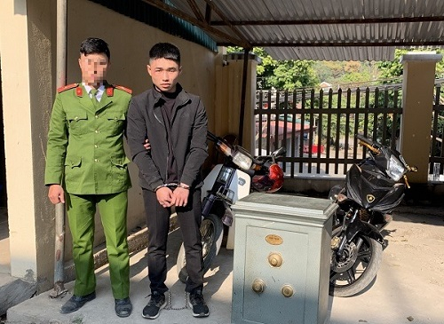 Đối tượng Tòng Quang Trường tại cơ quan Công an