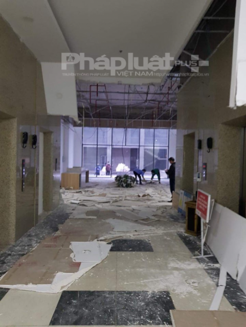Từng mảng lớn trần thạch cao rơi tại chung cư Hoành Sơn Complex