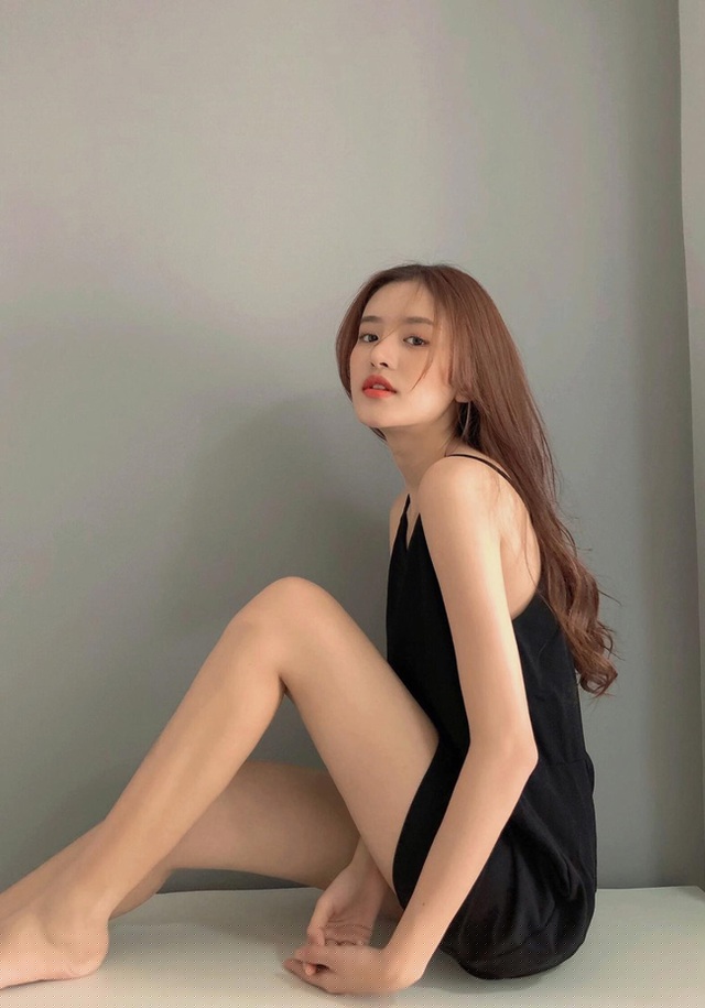 Vẻ đẹp nữ t&iacute;nh to&aacute;t ra trong từng khung h&igrave;nh. 