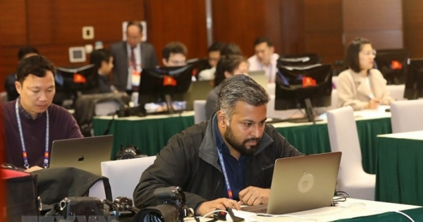 Tạo điều kiện thuận lợi để phóng viên nước ngoài tác nghiệp ở ĐH Đảng