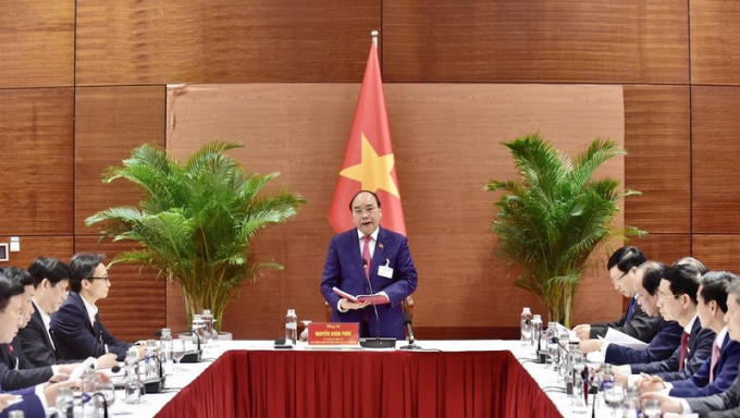 hủ tướng triệu tập cuộc họp ngay sau khi kết thúc ngày làm việc thứ tư của Đại hội XIII trước diễn biến mới của COVID-19.