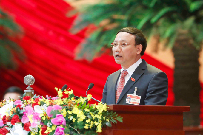 Đồng chí Nguyễn Xuân Ký, Bí thư Tỉnh ủy, Chủ tịch HĐND tỉnh, Trưởng đoàn Đoàn đại biểu Đảng bộ tỉnh Quảng Ninh trình bày tham luận tại Đại hội đại biểu toàn quốc lần thứ XIII của Đảng.